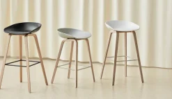 About a Stool 32 Low barstol lackerat ekstativ 2.0 Melange cream-rostfritt stålstöd