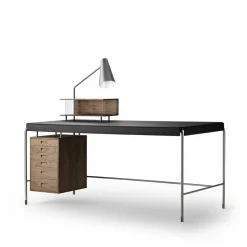 AJ52 Society Table skrivbord Lackad valnöt inkl. belysning 140 cm