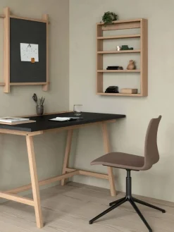 A-Podium vägghylla 70x10x52 cm Oak