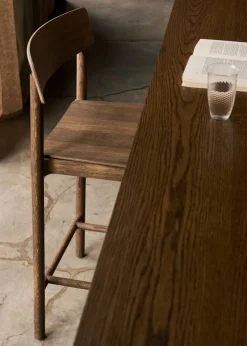 Betty TK13 Counter Chair barstol 65 cm Rökt ek
