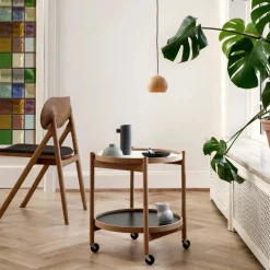 Bølling Tray Table model 50 rullbord valnötsfanér oljat valnötsstativ