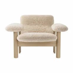 Brasilia fåtölj low back Natural oak-Nature sheepskin curly