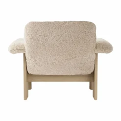Brasilia fåtölj low back Natural oak-Nature sheepskin curly