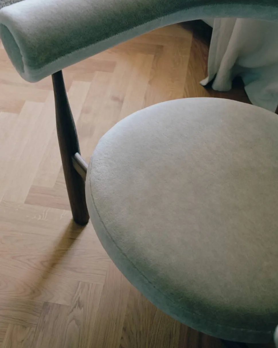 Bukowski Lounge Chair Walnut Rest 23