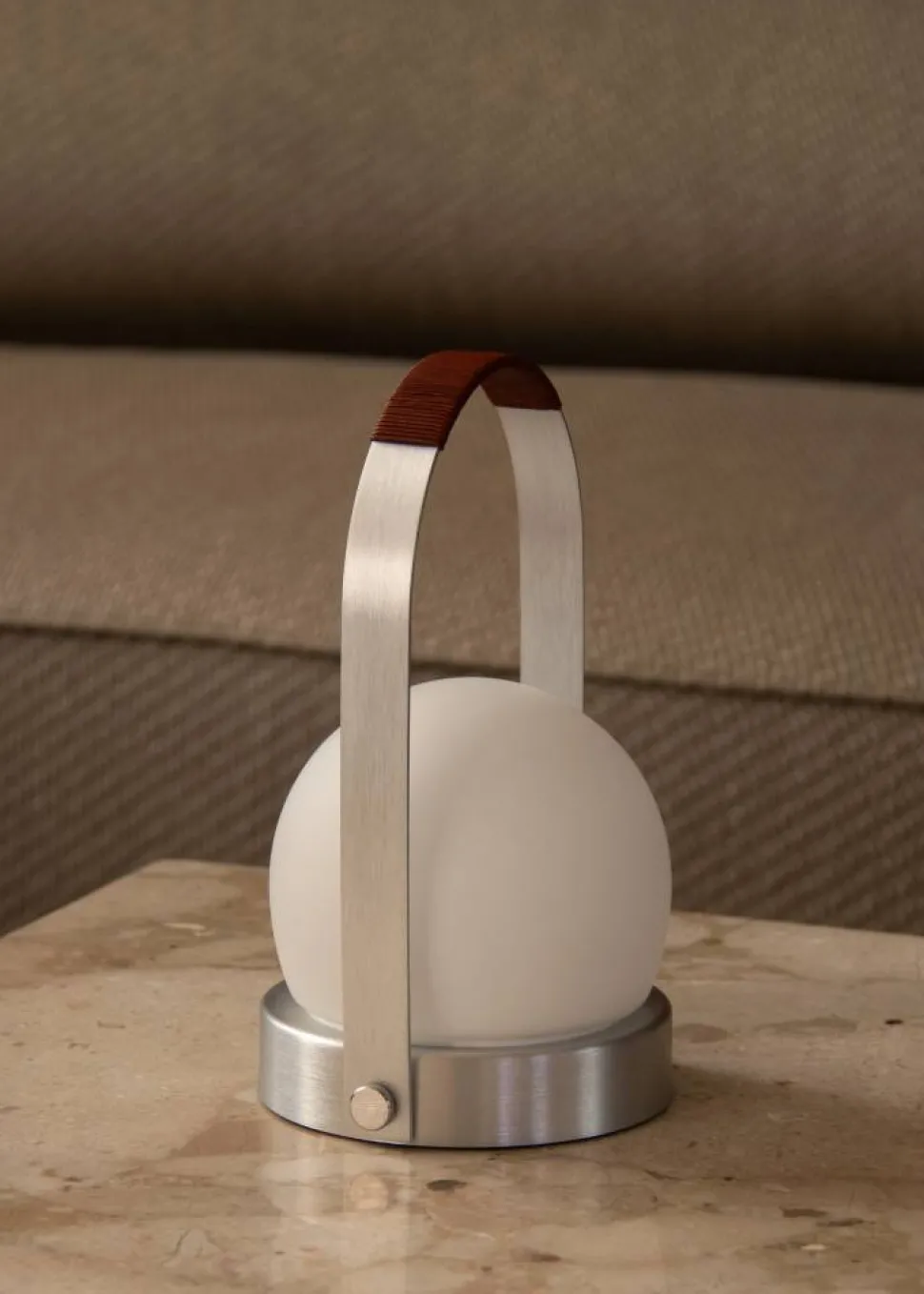 Carrie portabel bordslampa Borstad aluminium