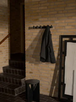 Column klädhängare 49 cm Svartlackerad ek