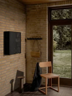 Column klädhängare 49 cm Svartlackerad ek