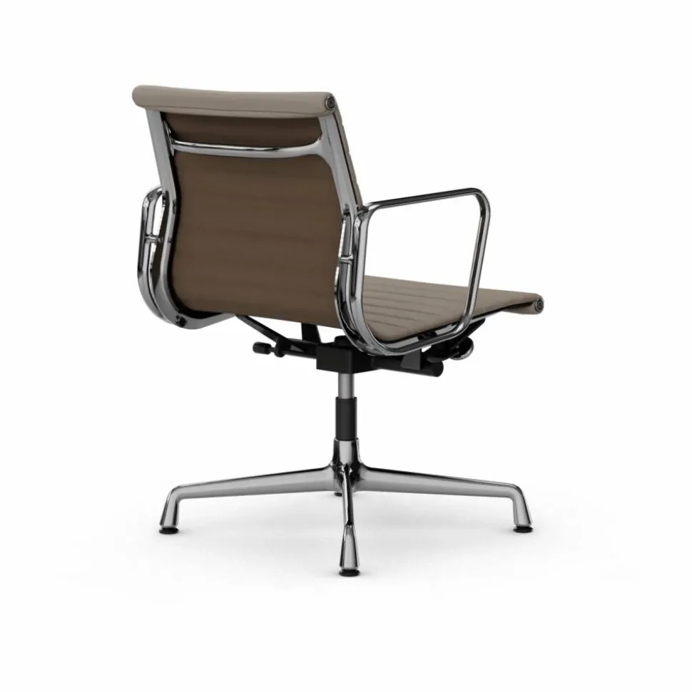 EA132 Aluminium Chair kontorsstol felt glides 71 sand leather L20-polished