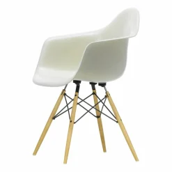 Eames Fiberglass Armchair DAW karmstol parchment lönnben