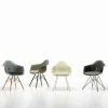 Eames Fiberglass Armchair DAW karmstol Raw umber-svartbetsade lönnben