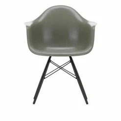 Eames Fiberglass Armchair DAW karmstol Raw umber-svartbetsade lönnben