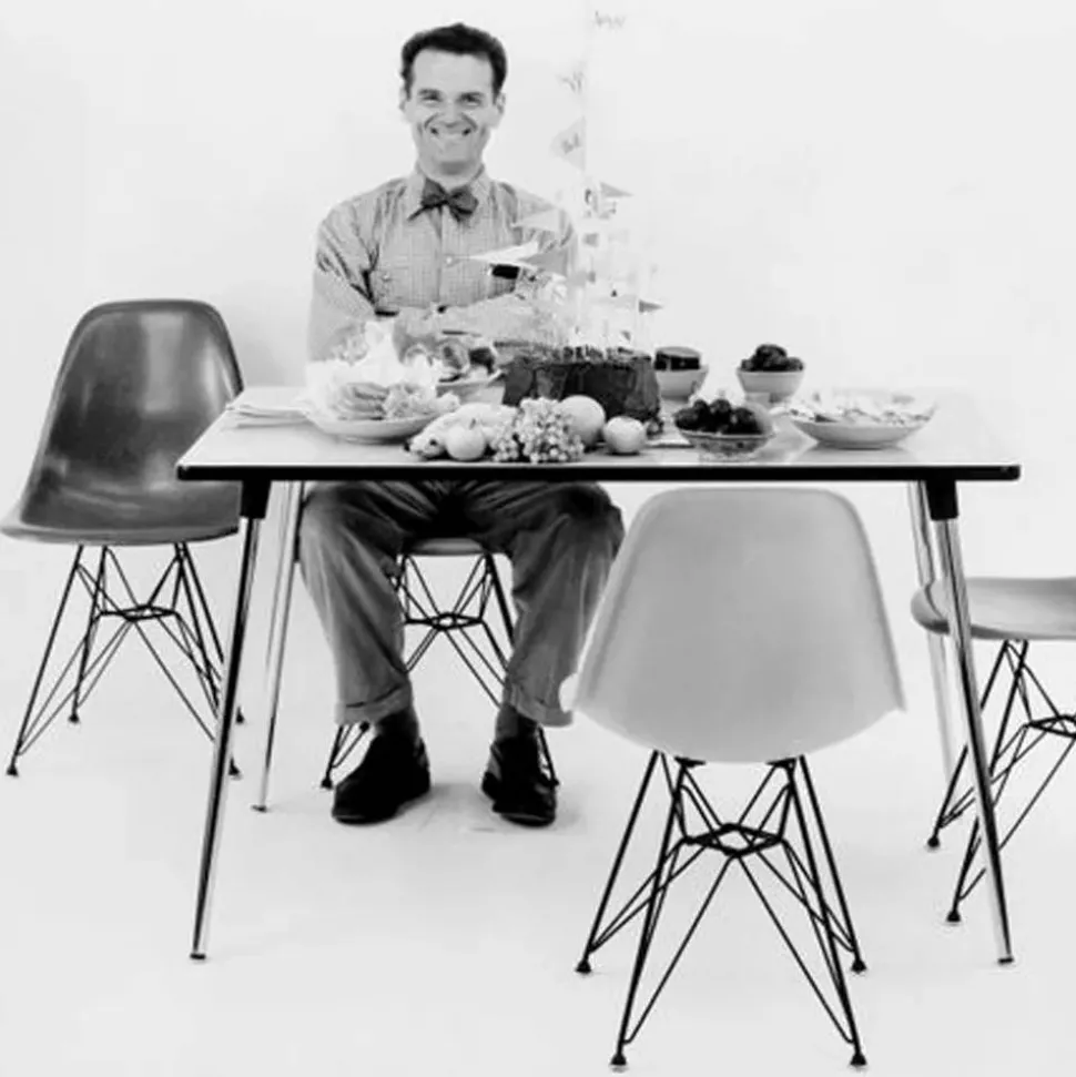 Eames Fiberglass Side Chair DSR stol Red orange-Chrome