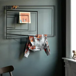 Frame klädhängare svart