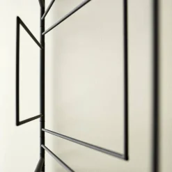 Frame klädhängare svart