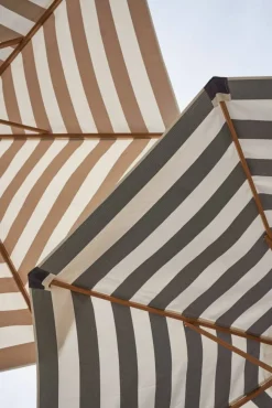 Hisshult parasoll Ø270 cm Blue stripe-teak