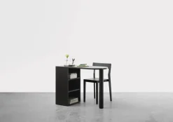Hub skrivbord Svartbetsad ek 100x73x43 cm