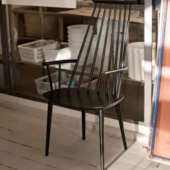 J110 karmstol Black lacquered beech