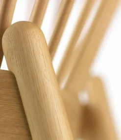 J166 Jørna stol Oak lacquered-light grey