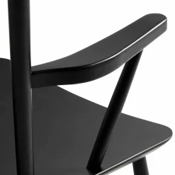 J42 karmstol Lacquered oak