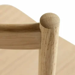 J42 karmstol Lacquered oak