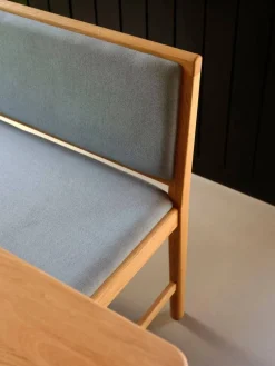 J176 Sønderborg bänk Lackerad ek-ploegwool blue