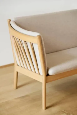 J149 soffa Tyg grön-lackerad ek 3-sits