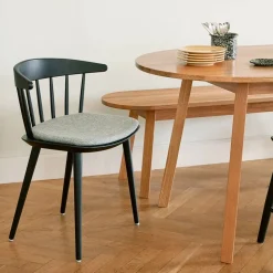 J104 stol Black lacquered beech