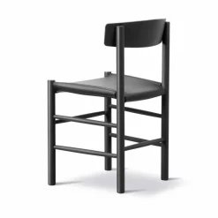 J39 stol Svartlackerad bok-läder Omni 301 svart