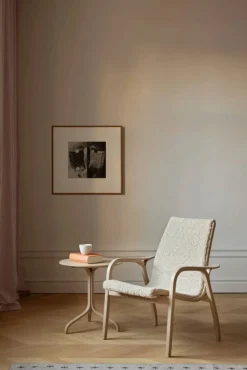 Laminett fåtölj vitpigmenterad ek/fårskinn Scandinavian Grey (grå)