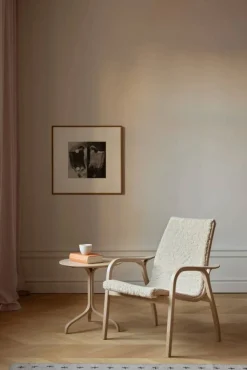 Laminett fåtölj lackad bok/fårskinn Sahara (nougatbrun)