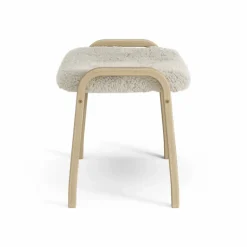 Lamini fotpall till barn lackad ek/fårskinn Moonlight (beige)