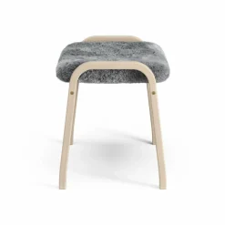 Lamino fotpall vitpigmenterad ek/fårskinn Scandinavian Grey (grå)