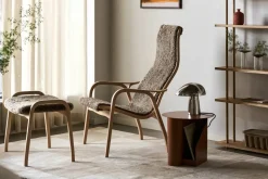Lamino fåtölj lackad bok/fårskinn Sahara (nougatbrun)