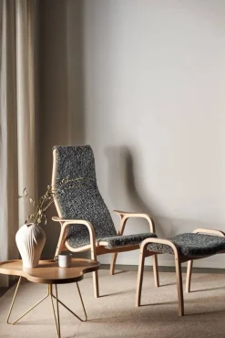 Lamino fåtölj och fotpall lackad bok/fårskinn Scandinavian Grey (grå)