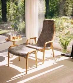 Lamino fåtölj och fotpall oljad ek/fårskinn Moonlight (beige)