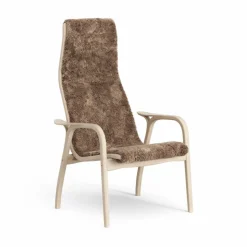 Lamino fåtölj vitpigmenterad ek/fårskinn Sahara (nougatbrun)
