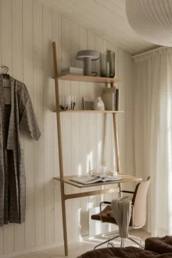 Libri skrivbord Ek lackad