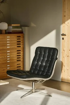 Loholm fåtölj med snurrfunktion Svart läder-Bern Beige 0341