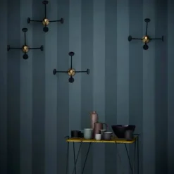 Matégot klädhängare svart-mässing