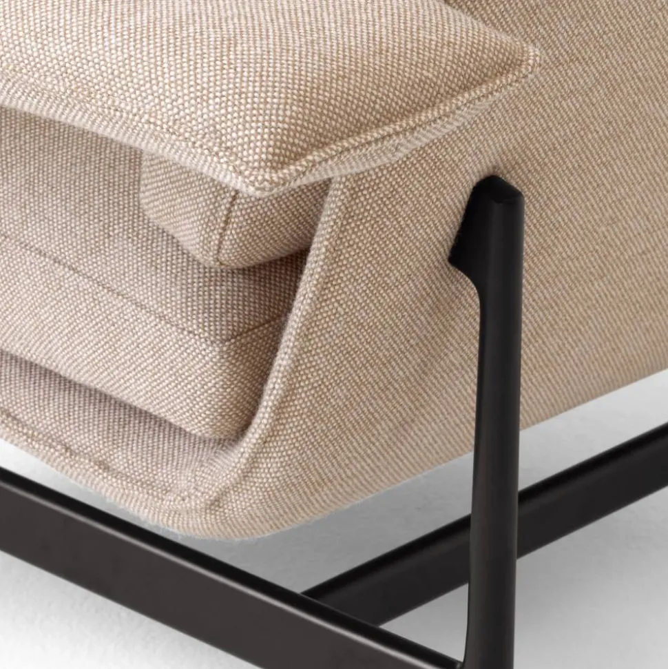 Meantime AV29 loungefåtölj Warm black-Hallingdal 0220