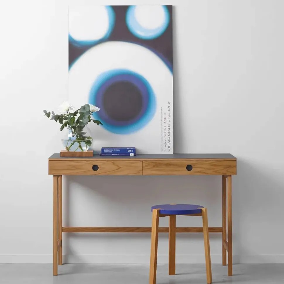 Mind skrivbord svart linoleum lådor och ben i oljad ek