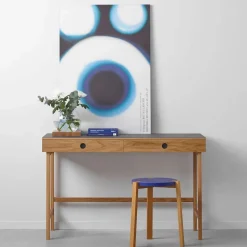 Mind skrivbord svart linoleum lådor och ben i vitoljad ek
