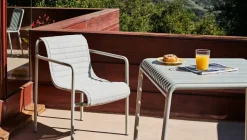 Palissade Dining karmstol Sky grey