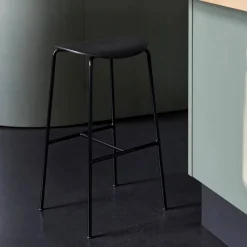 Pavilion AV37 barpall 68 cm Black-black lacquered oak
