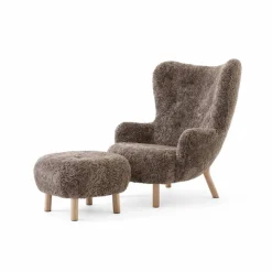 Petra VB3 High fåtölj inkl. pouf ATD1 Oljad ek-Sheepskin Sahara