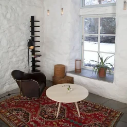 Pilaster vägghylla Svart betsad