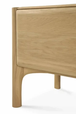 PI mediabänk Ek 242 cm