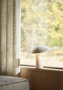 Rumee 220 portabel bordslampa Cloud White