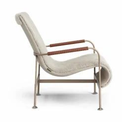 Serpentine fåtölj Fårskinn Moonlight-nutmeg-Tärnsjö Cognac