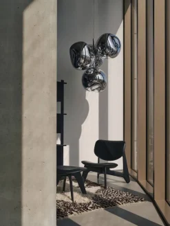 Slab loungestol klädd sits Black ash-black leather